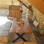 Rania * Áyios Nikítas